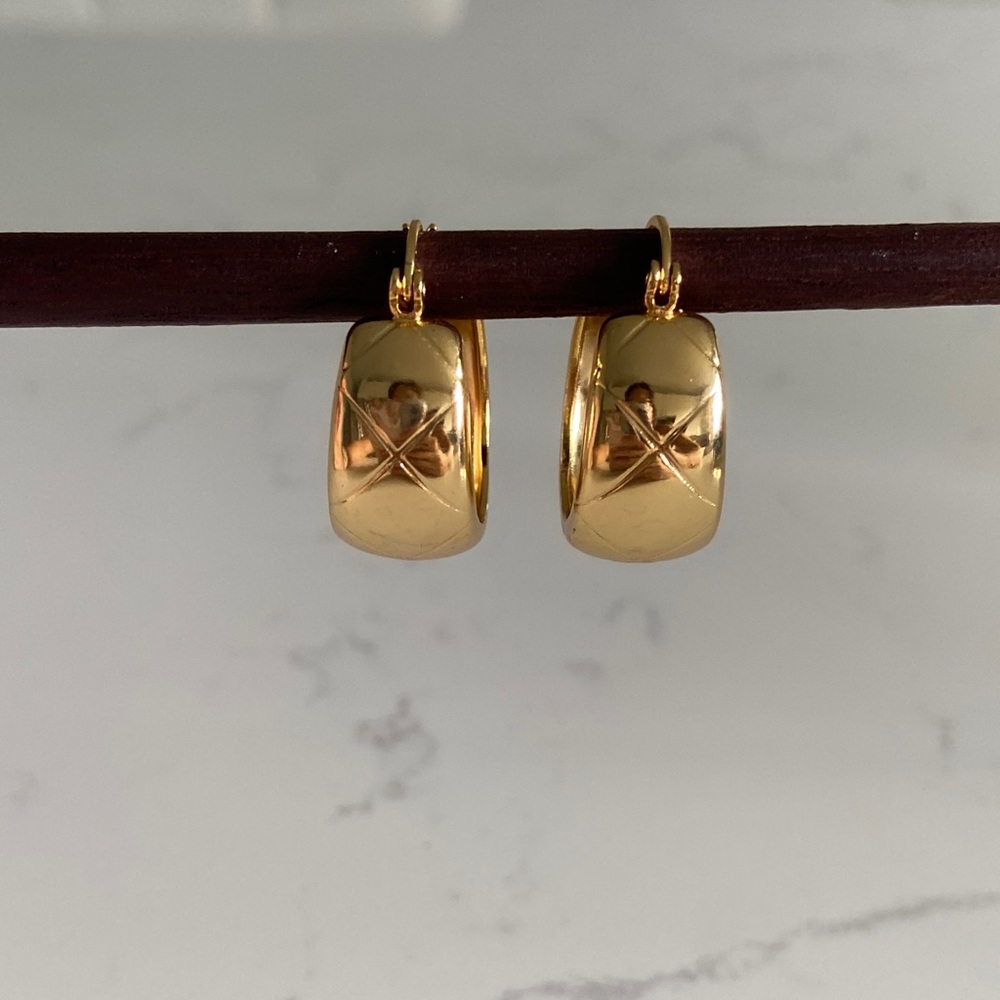 LVC Jewelry • Gold Plated Quilted Hoops